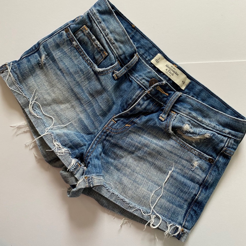 ABERCROMBIE AND FITCH JEAN HIGH WAIST SHORTS